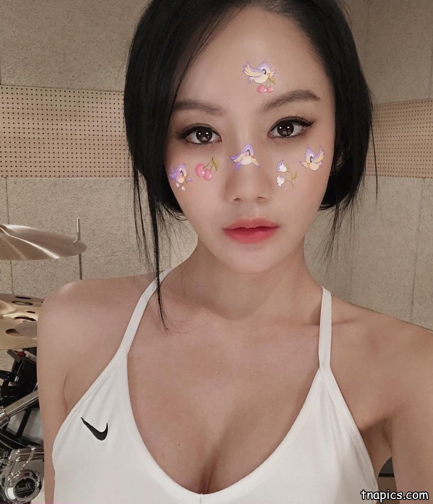 A-yeon nude 24