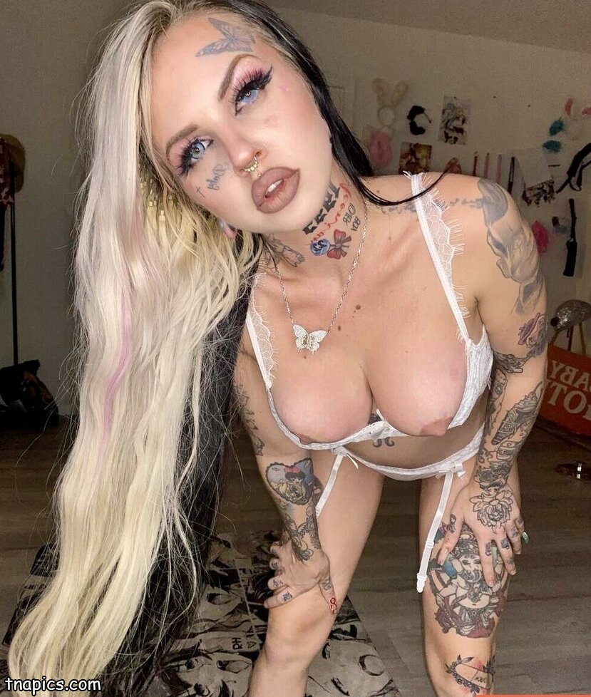 Baby Goth nude 17
