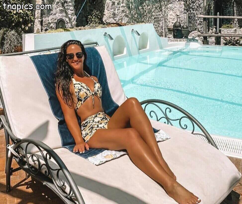 Emily Compagno Nude 9